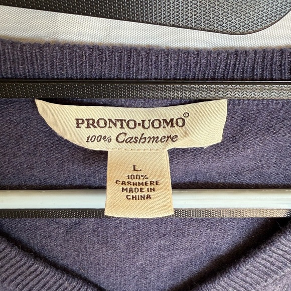 Pronto-Uomo 100% Cashmere blue V-Neck Sweater Large - Picture 2 of 7